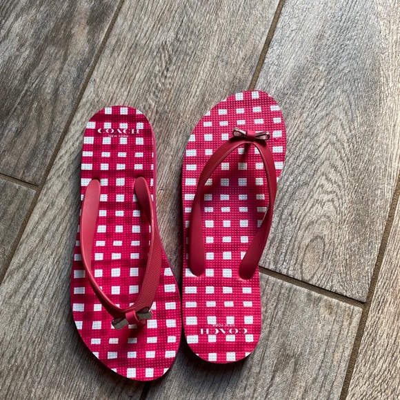 ✨Host Pick✨♦️Coach Flip Flops - Picture 3 of 4